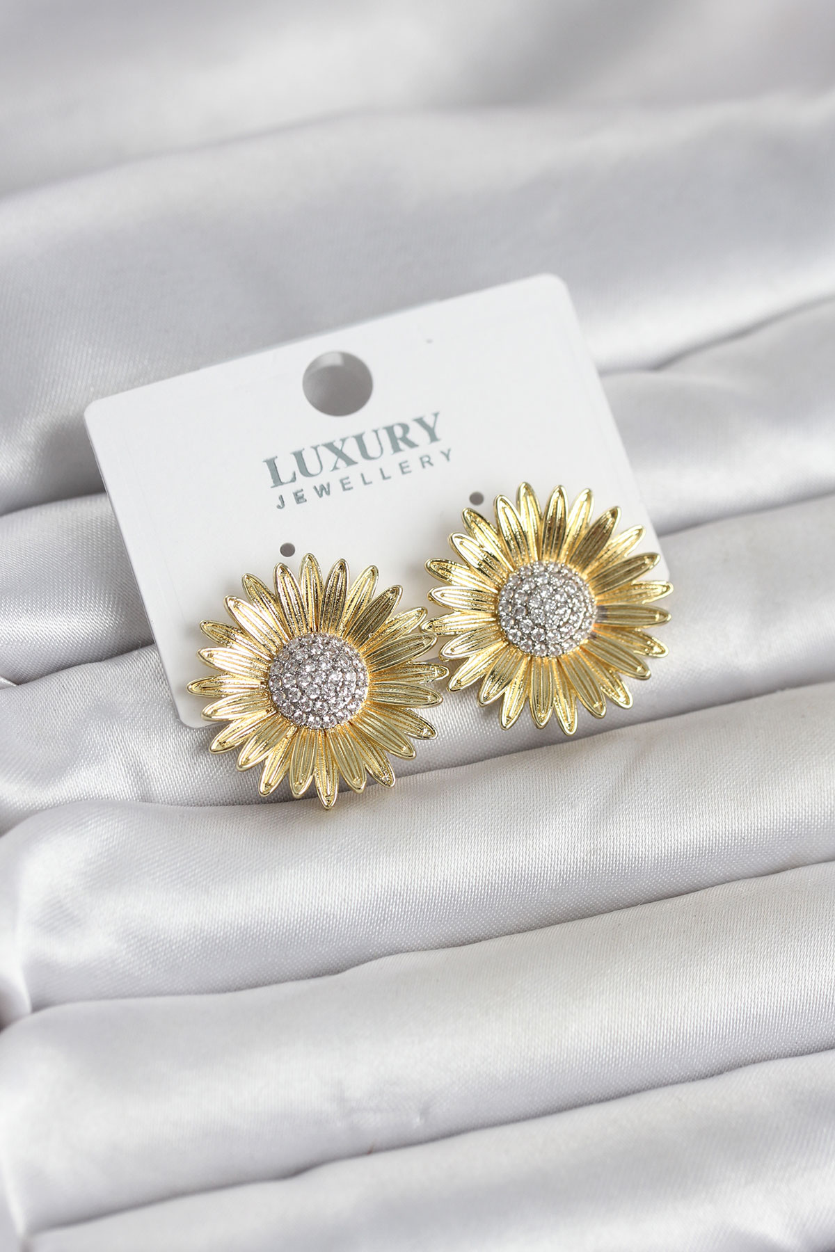 Papatya Model Zirkon Taşlı Pirinç Gold Renk Kadın Küpe 5886
