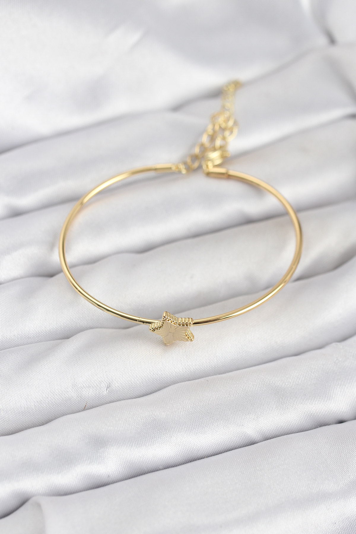 Yıldız Model Gold Renk Kadın Bileklik 5886
