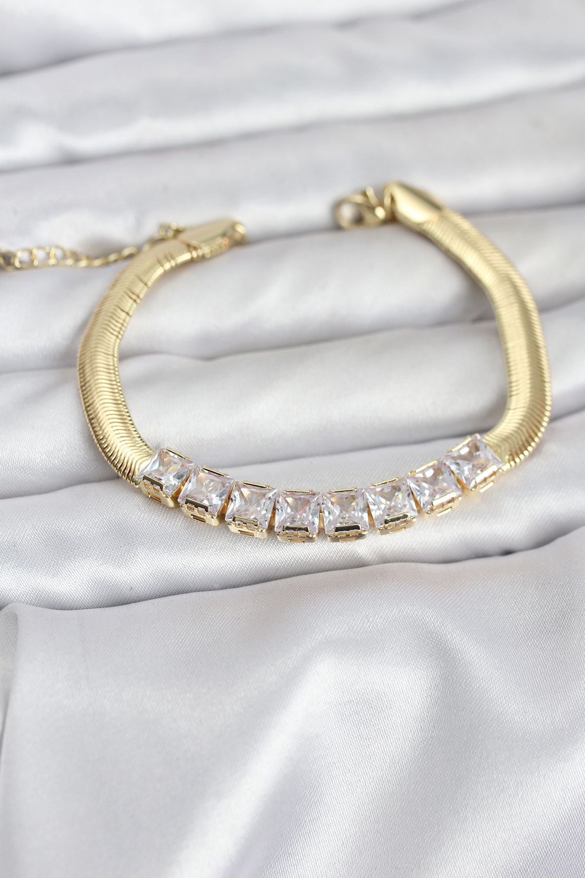 316L Çelik Gold Renk Kare Zirkon Taşlı Yılan Zincirli Kadın Bileklik 5886