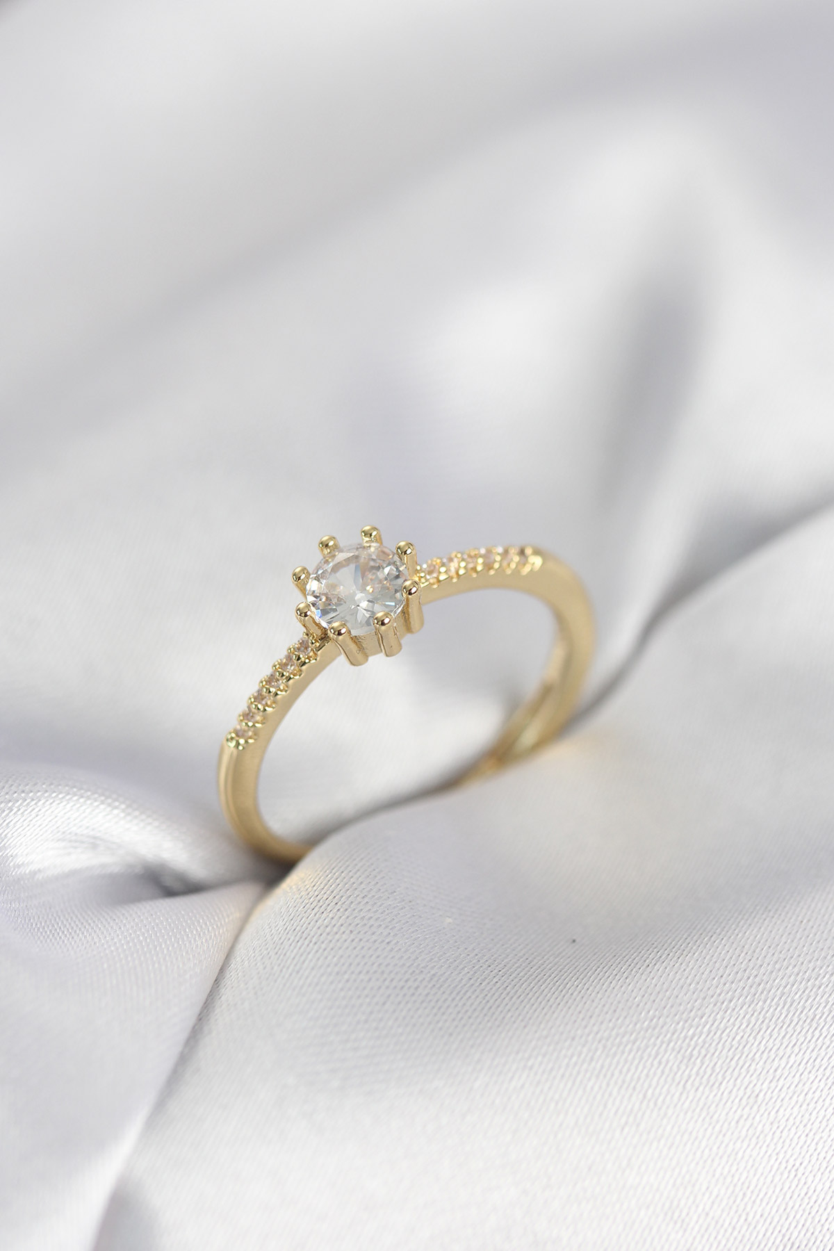 Tek Taş Model Gold Renk Zirkon Taşlı Kadın Yüzük 5886