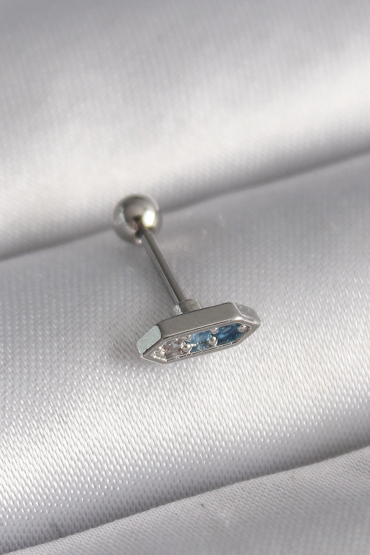 316L Çelik Gümüş Renk Mavi Zirkon Taşlı Tragus Piercing 5886