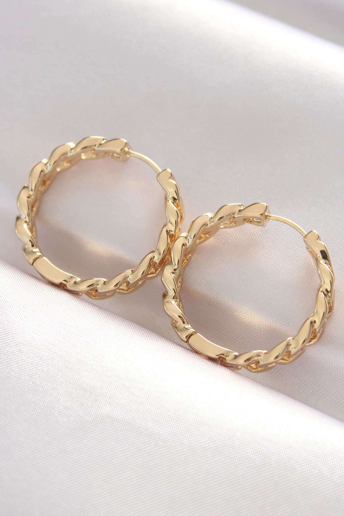 Pirinç Gold Renk Zincir Model Halka Küpe 5886