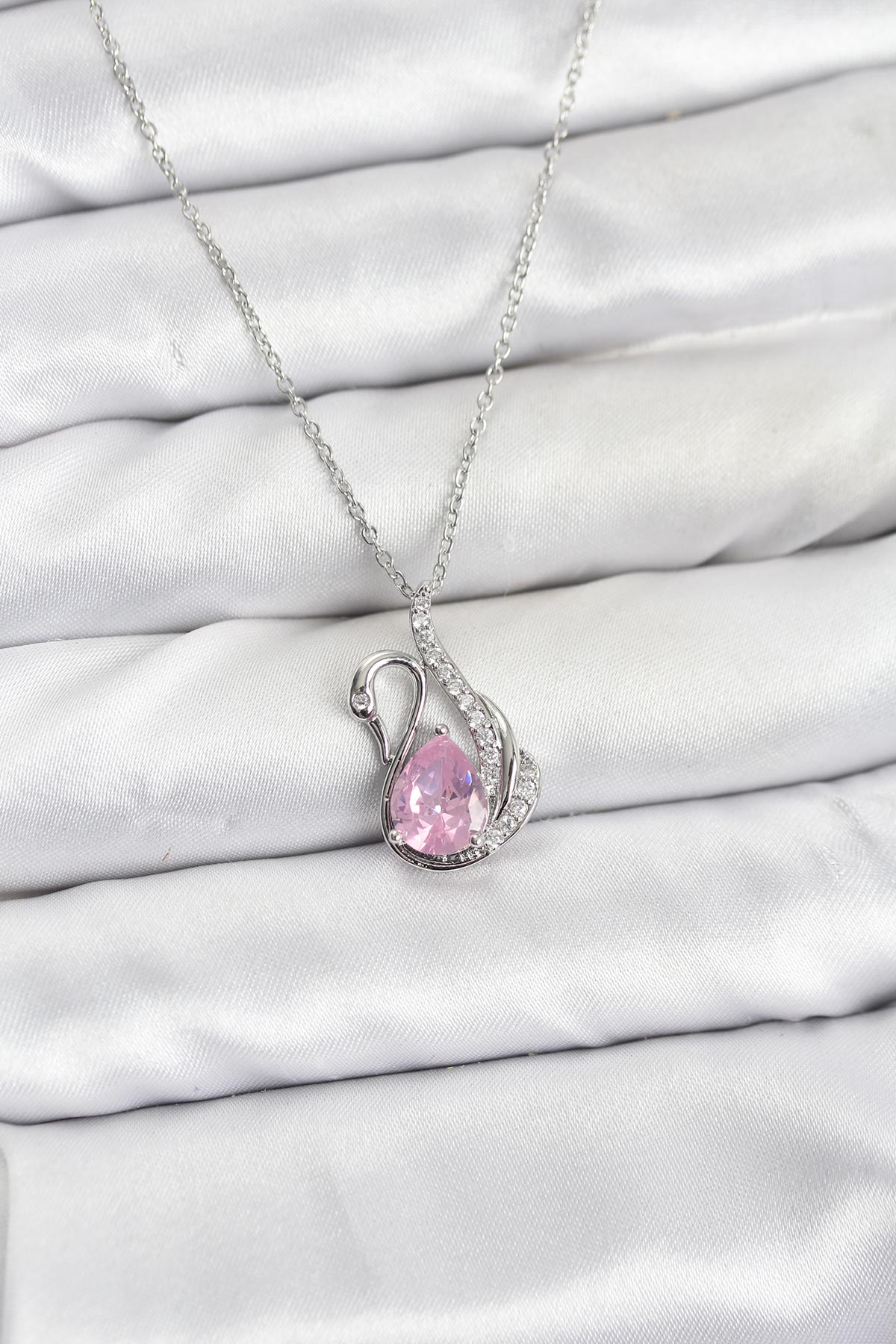 316L Çelik Zincir Gümüş Renk Pembe Kuğu Model Zirkon Taşlı Kadın Kolye 5886