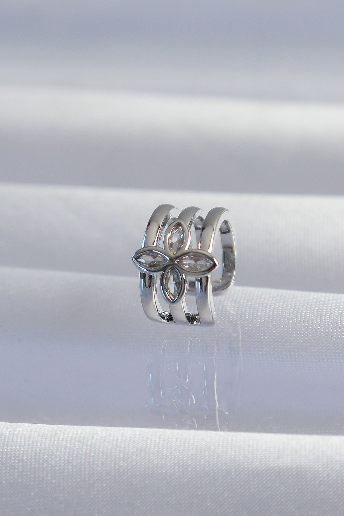 Pirinç Gümüş Renk Yonca Earcuff Küpe 5886