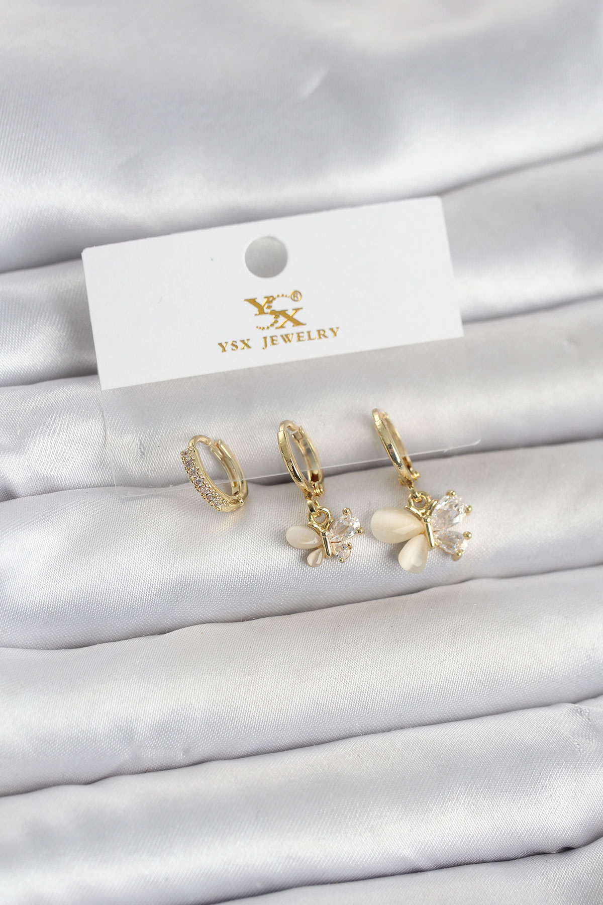 Pirinç Gold Renk Kelebek Model 3'lü Kadın Küpe 5886