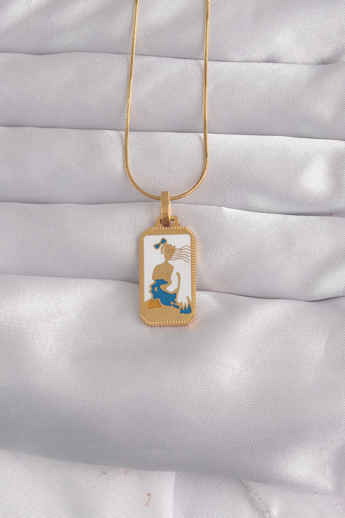 316L Çelik Gold Renk Beyaz Mineli Kız Figür Tarot Kolye 5886