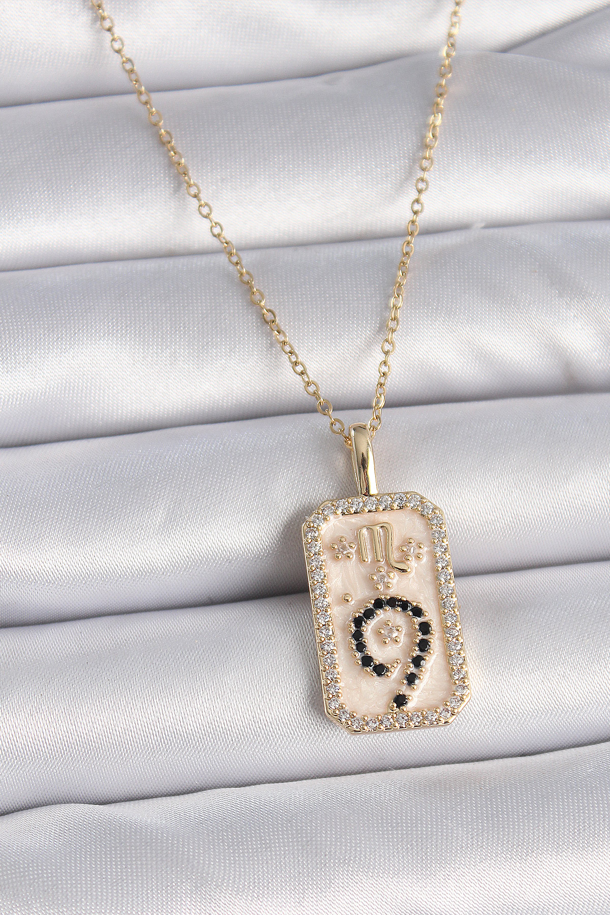 316L Çelik Gold Renk Zincir Akrep Burcu Zirkon Taşlı Kadın Kolye 5886