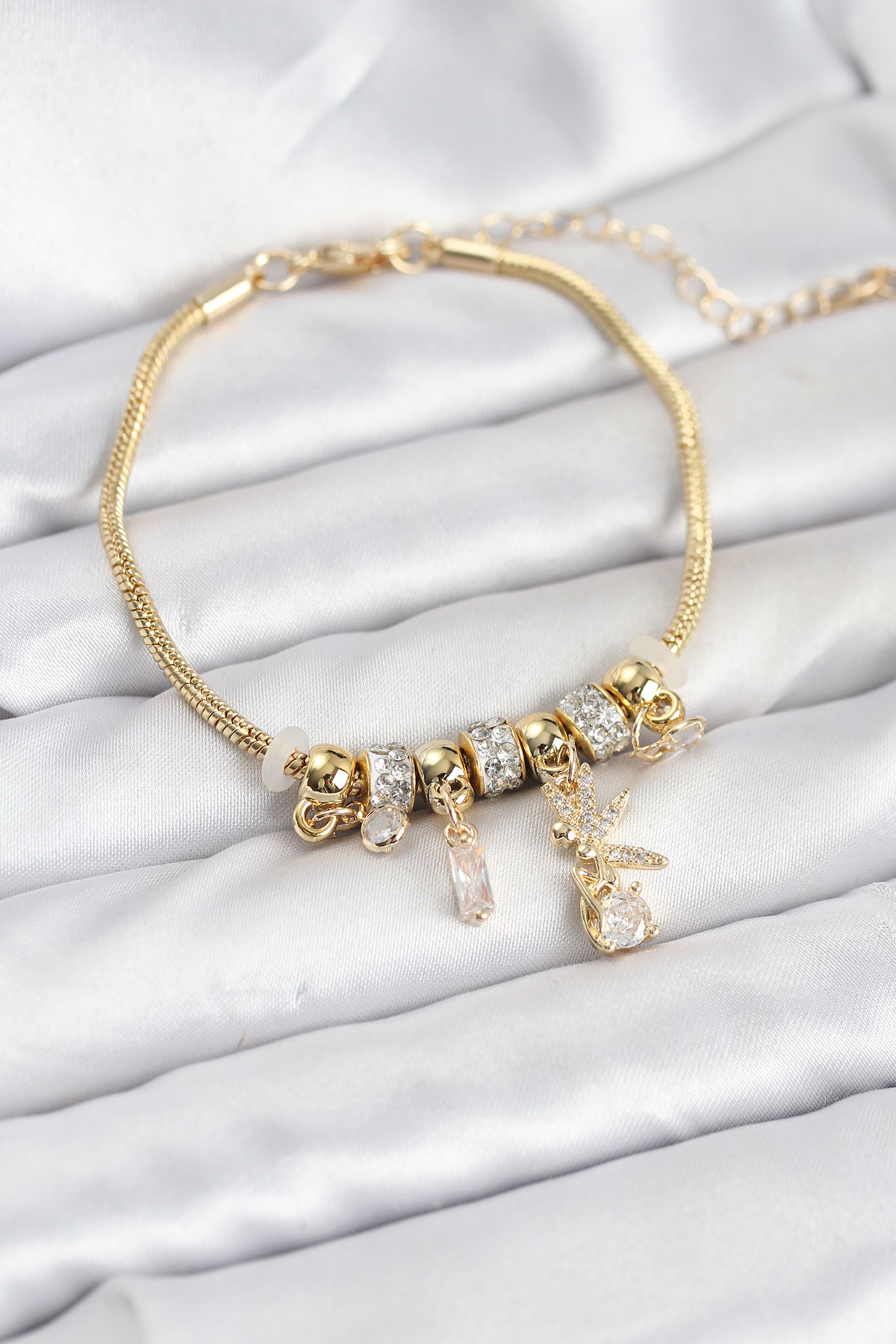 Pirinç Gold Renk Tinkerbell Charmlı Kadın Bileklik 5886