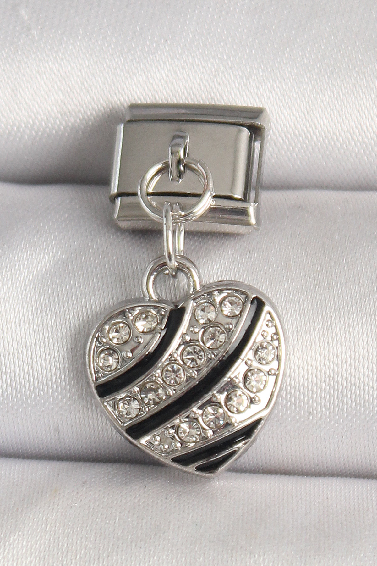 316L Çelik Gümüş Renk Zirkon Taşlı Kalp Model Nomination Charm 5886