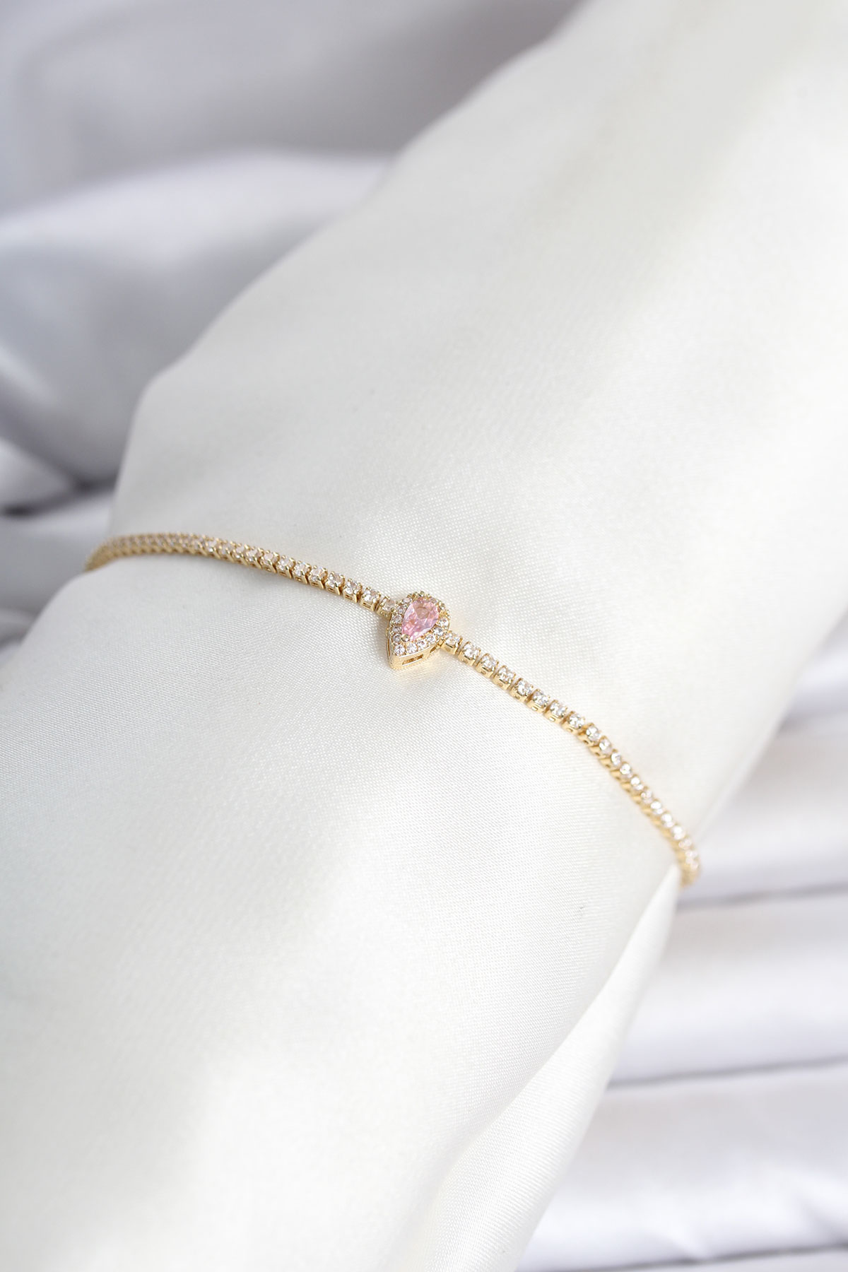 Pirinç Gold Renk Pembe Damla Model Su Yolu Kadın Bileklik 5886
