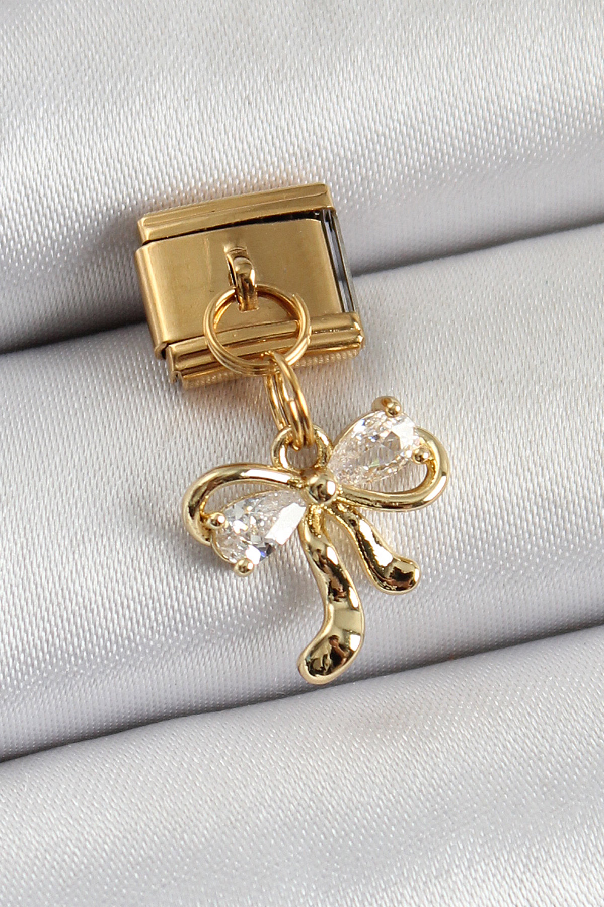 316L Çelik Sallantılı Zirkon Taşlı Fiyonk Model Gold Renk Nomination Charm 5886