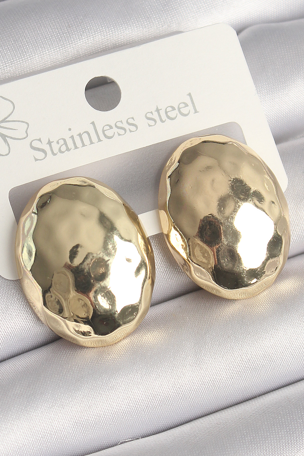 Pirinç Gold Renk İşlemeli Bombe Oval Model Kadın Küpe 5886