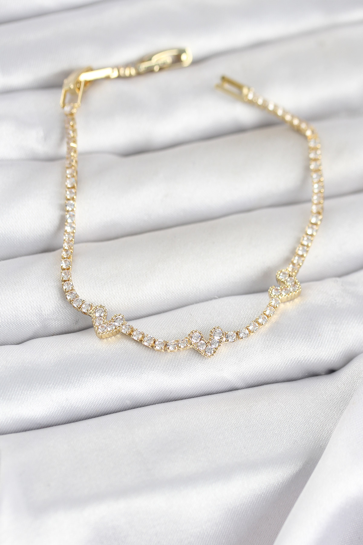 Pirinç Gold Renk Kalp Model Zirkon Taşlı Su Yolu Kadın Bileklik 5886