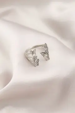 Gümüş Renk Metal Kelebek Model Kadın Yüzük 5886