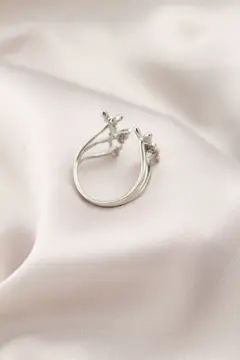 Gümüş Renk Metal Kelebek Model Kadın Yüzük 5886
