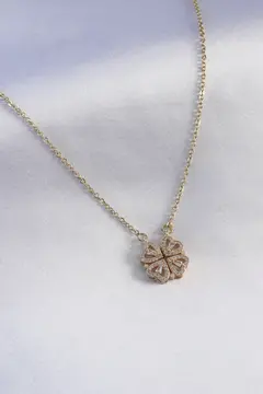 316L Çelik Gold Renk Açılır Zirkon Taşlı Yonca Model Kadın Kolye 5886