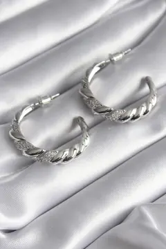 Pirinç Gümüş Renk Zirkon Taşlı Sarmal Model Kadın Küpe 5886