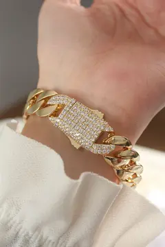 Vip Seri Pirinç Ortası Zirkon Taşlı Gold Renk Gurmet Bileklik 5886