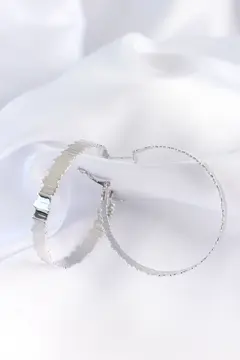 Pirinç Gümüş Renk Tırtıklı Halka Küpe 5886