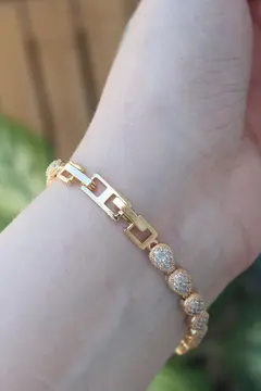 Vip Seri Pirinç Zirkon Taşlı Gold Renk Damla Model Bileklik 5886