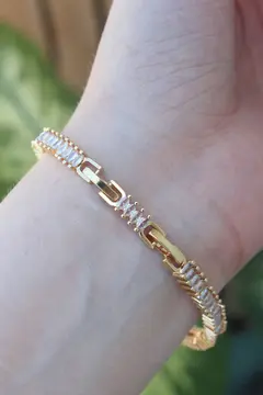 Vip Seri Pirinç Pembe Zirkon Taşlı Gold Renk Baget Model Bileklik 5886