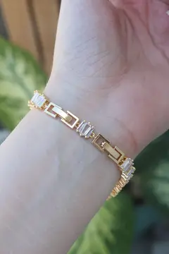 Vip Seri Pirinç Zirkon Taşlı Gold Renk Kare Su Yolu Model Bileklik 5886