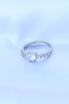 Pirinç Gümüş Renk Ayarlanabilir Zirkon Taşlı Minimal Kalp Yüzük 5886