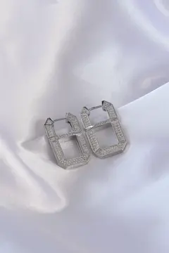 Vip Seri Pirinç Gümüş Renk Zirkon Taşlı Serenay Küpesi 5886