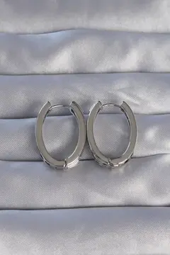 Pirinç Gümüş Renk Zirkon Taşlı Oval Model Küpe 5886
