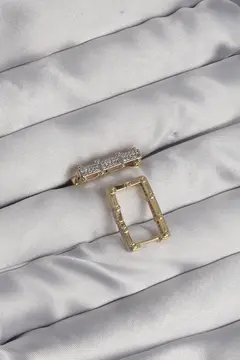 Pirinç Gold Renk Zirkon Taşlı Dikdörtgen Model Seranay Küpe 5886