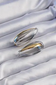 Pirinç Gold Gümüş Renkli Uzun Kıvrımlı Küpe 5886
