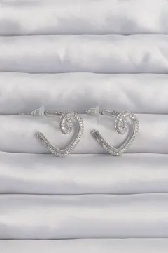 Pirinç Gümüş Renk Zirkon Taşlı Kıvrımlı Yarım Kalp Küpe 5886