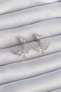 Pirinç Gümüş Renk Zirkon Taşlı V Model Küpe 5886