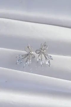 Pirinç Gümüş Renk Zirkon Taşlı Fiyonk Küpe 5886