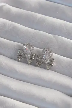 Pirinç Gümüş Renk Zirkon Taşlı Kalp Model Fiyonk Küpe 5886