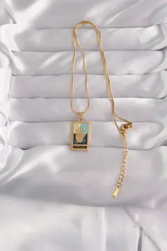 316L Çelik Gold Renk Karışık Mineli El Figür Tarot Kolye 5886