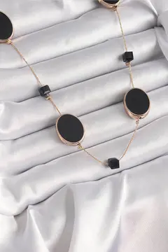 Pirinç Gold Renk Siyah Renk Oval Siyah Küp Detay Kadın Kolye 5886