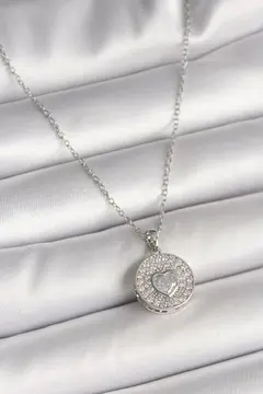 316L Çelik Gümüş Renk Zincir Zirkon Taşlı Kalp İşlemeli Madalyon Model Kadın Kolye 5886