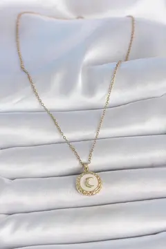 316L Çelik Gold Renk Zincir Beyaz Mineli Hilal İşlemeli Madalyon Model Kadın Kolye 5886
