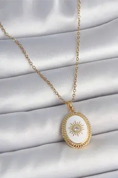 316L Çelik Gold Renk Zincir Beyaz Mineli Güneş İşlemeli Zirkon Taş Detaylı Madalyon Model Kadın Kolye 5886
