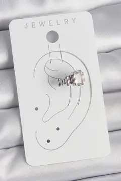 Pirinç Gümüş Renk Kare Zirkon Taşlı Kadın Kıkırdak Model Küpe 5886