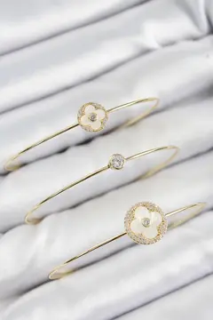 Pirinç Zirkon Taşlı Yonca Model Gold Renk Vip 3'lü Kadın Bileklik 5886