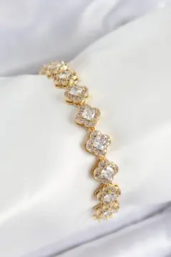 Pirinç Zirkon Taşlı Yonca Baget Model Gold Renk VIP Seri Kadın Bileklik 5886