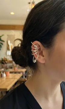 Pirinç Halkalı Model Gümüş Renk Kıkırdak Küpe 5886