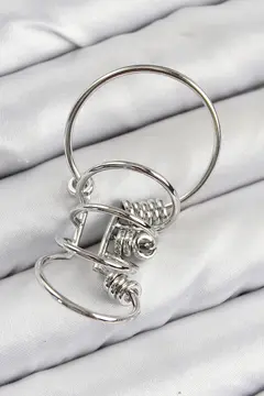 Pirinç Halkalı Model Gümüş Renk Kıkırdak Küpe 5886