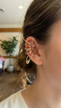 Pirinç Halkalı Model Gold Renk Kıkırdak Küpe 5886