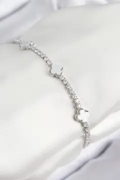 Pirinç Zirkon Taşlı Yonca Model Gümüş Renk Kadın Bileklik 5886