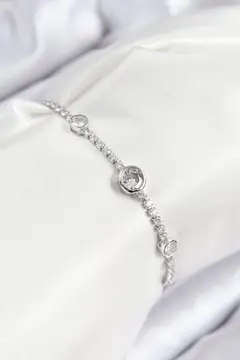Pirinç Zirkon Taşlı Daire Model Gümüş Renk Asansörlü Kadın Bileklik 5886