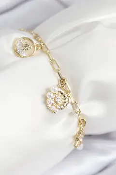 Pirinç Zirkon Taşlı Deniz Kabuğu Model Gold Renk Kadın Bileklik 5886