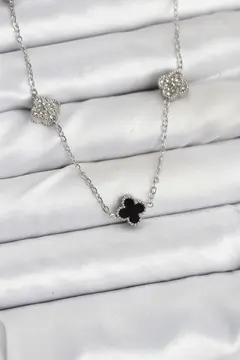 316L Çelik Zincir Gümüş Renk Siyah ve Zirkon Taşlı Baby Boy Yonca Kadın Kolye 5886